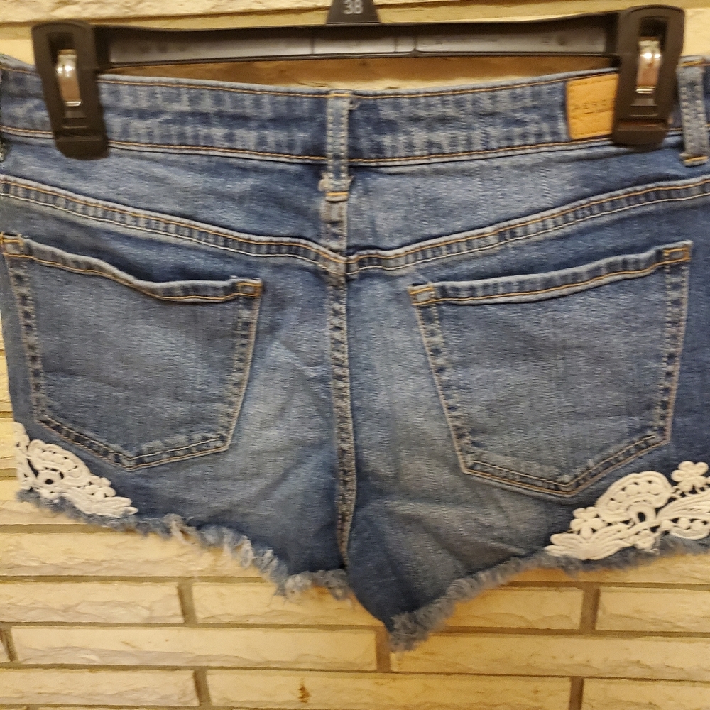 Aero Shorts - Picture 2 of 6